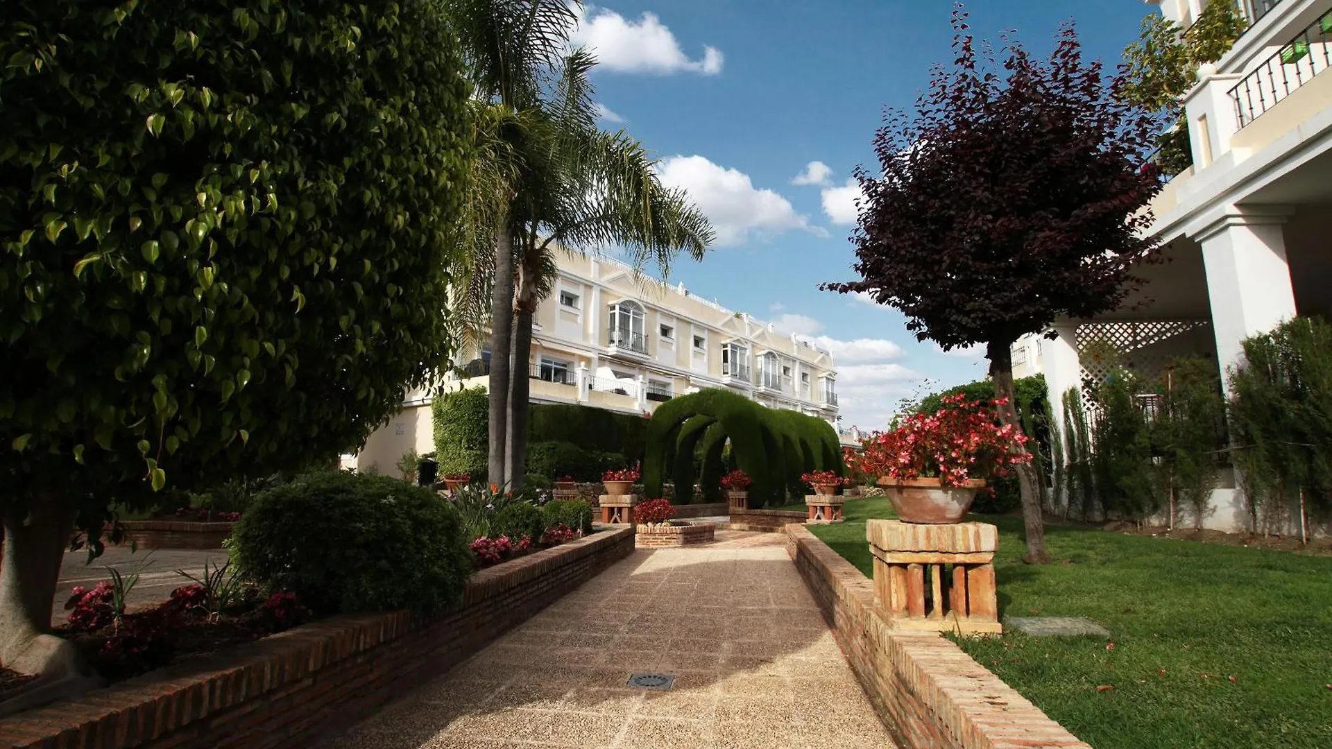 Spacious 2 Bed Duplex In Aloha Gardens Close To Puerto Banus Marbella 0*,  Spain