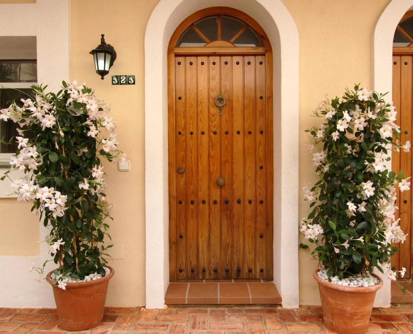 Spacious 2 Bed Duplex In Aloha Gardens Close To Puerto Banus マルベーリャ アパート